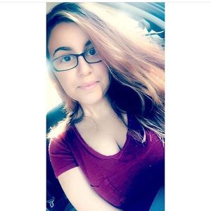 Meet your Posher, Cassandra